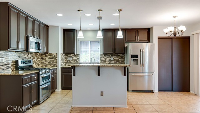 Detail Gallery Image 14 of 40 For 23405 Cheyenne Canyon Dr, Menifee,  CA 92587 - 4 Beds | 3 Baths