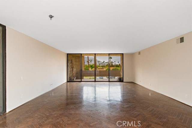 1660 S La Reina Way #2D, Palm Springs, CA 92264