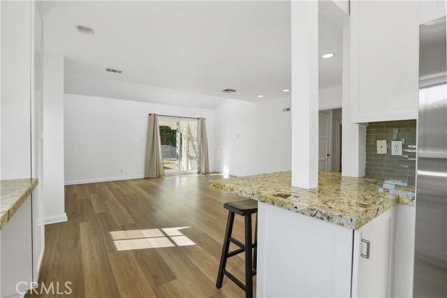 Detail Gallery Image 9 of 27 For 4615 Sunnyslope Ave, Sherman Oaks,  CA 91423 - 2 Beds | 2 Baths