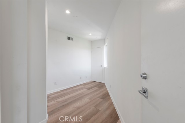5220 Medina Road, Woodland Hills CA: https://media.crmls.org/medias/f208504f-1048-40a1-98fc-5a240ac7172d.jpg
