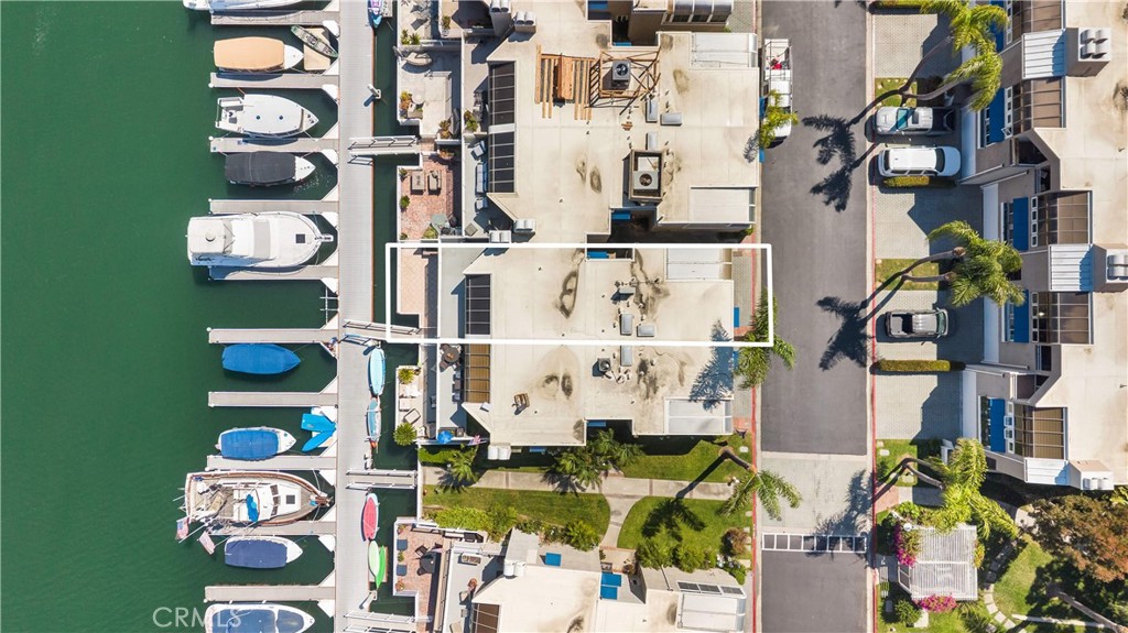 https://media.crmls.org/medias/f208cd76-cda6-48db-a5a6-b267cae2d544.jpg?preset=X-Large
