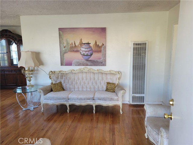 Detail Gallery Image 4 of 34 For 1220 E 121st, Los Angeles,  CA 90059 - 3 Beds | 1 Baths