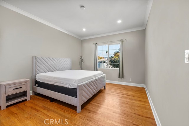 6223 Simpson, North Hollywood CA: https://media.crmls.org/medias/f2099caf-8985-43ff-8b6f-d049f333cbe3.jpg