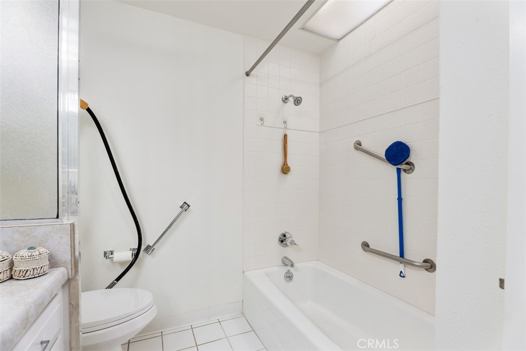 MLS #OC25254445 image #22