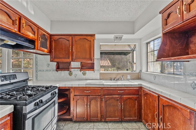 Detail Gallery Image 19 of 58 For 12924 Sproule, Sylmar,  CA 91342 - 4 Beds | 3 Baths