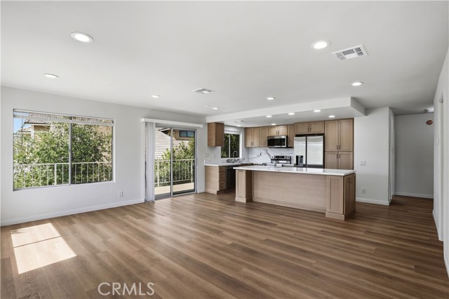 Detail Gallery Image 7 of 43 For 22082 Loch Lomond Dr, Canyon Lake,  CA 92587 - 2 Beds | 2 Baths