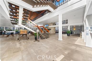 https://media.crmls.org/medias/f20d4016-3d14-4ce0-bf92-9acc8e43346c.jpg?preset=X-Large