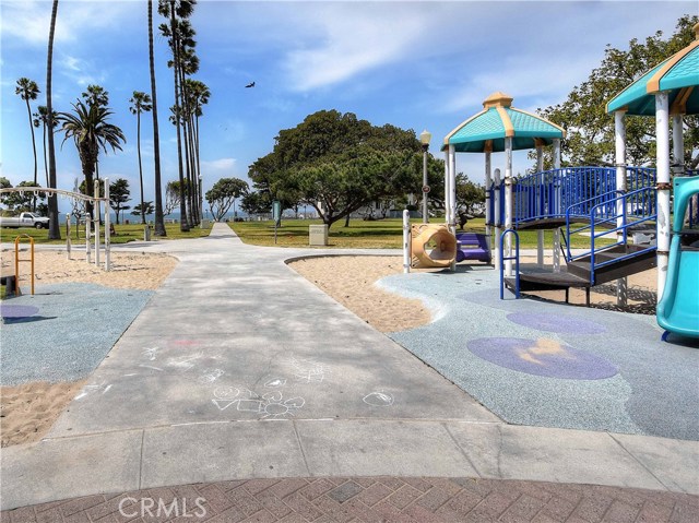 531 Esplanade, Redondo Beach, California 90277, 2 Bedrooms Bedrooms, ,2 BathroomsBathrooms,Residential,Sold,Esplanade,PV17077678