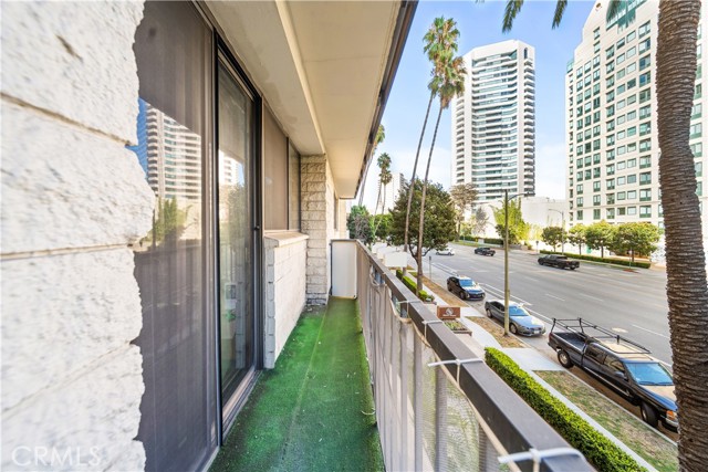 Detail Gallery Image 18 of 31 For 10535 Wilshire Bld #D01,  Los Angeles,  CA 90024 - 2 Beds | 2 Baths