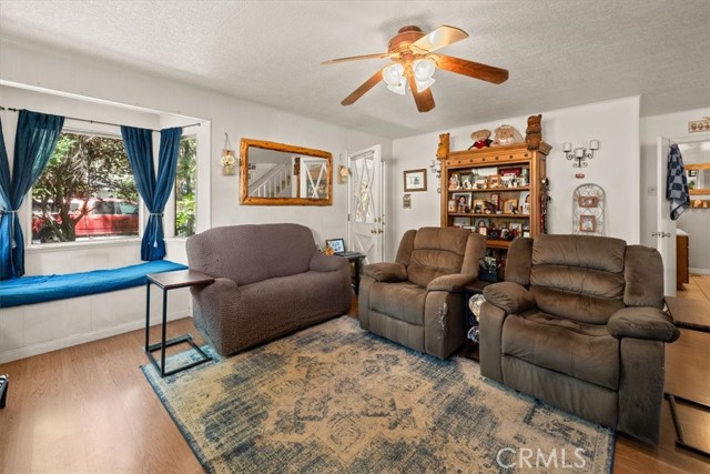 Detail Gallery Image 9 of 45 For 928 Anita Ave, Big Bear City,  CA 92314 - 4 Beds | 2 Baths