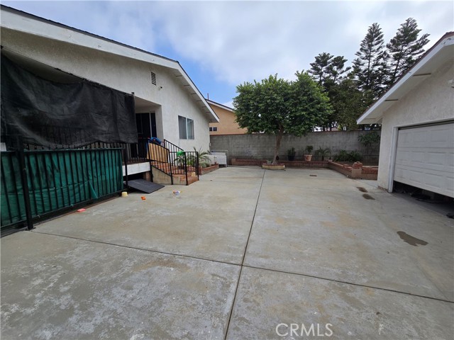 13966 Fox Street, San Fernando CA: https://media.crmls.org/medias/f20f2bda-fbd4-45e5-948f-d4dcbfe357e8.jpg