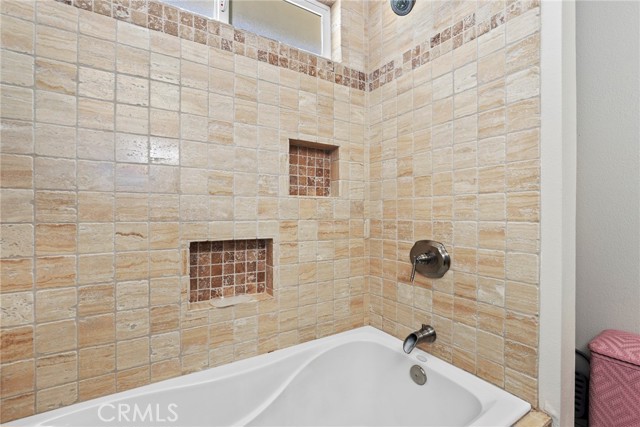 6668 Julliard Avenue, Moorpark CA: https://media.crmls.org/medias/f2101541-b8e8-496d-bb6a-b01a2efab61f.jpg