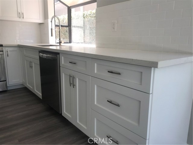 Detail Gallery Image 17 of 64 For 27 Alameda, Irvine,  CA 92620 - 4 Beds | 3/1 Baths