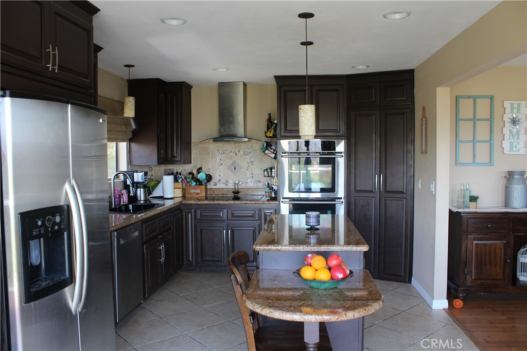 MLS #OC25098154 img 1