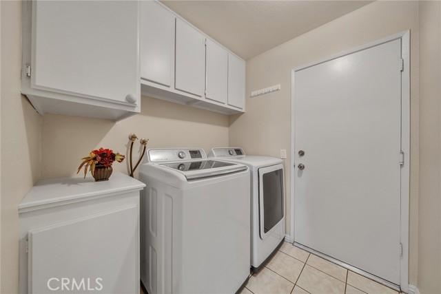19545 Quicksilver Lane, Rowland Heights CA: https://media.crmls.org/medias/f2126344-fd03-4a78-a4ad-c2fc349203e6.jpg