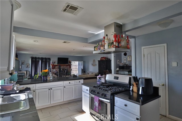 Detail Gallery Image 10 of 16 For 830 W Avenue J4, Lancaster,  CA 93534 - 3 Beds | 2 Baths