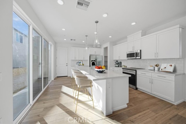 Detail Gallery Image 10 of 44 For 4868 Arroyo Run, Moorpark,  CA 93021 - 4 Beds | 3 Baths