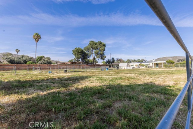 26730 Franklin Avenue, Hemet CA: https://media.crmls.org/medias/f212ec13-398d-43df-9a9d-0eff761cbbbe.jpg