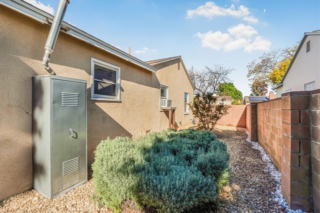 Detail Gallery Image 26 of 28 For 19612 Schoolcraft, Reseda,  CA 91335 - 3 Beds | 1 Baths