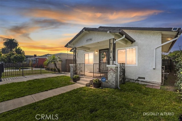 Detail Gallery Image 4 of 37 For 10779 Barlow, Lynwood,  CA 90262 - 2 Beds | 1 Baths