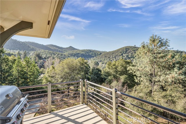 3420 Bergeson Court, Kelseyville CA: https://media.crmls.org/medias/f214838b-badf-4bbd-baef-c540c2db17c1.jpg