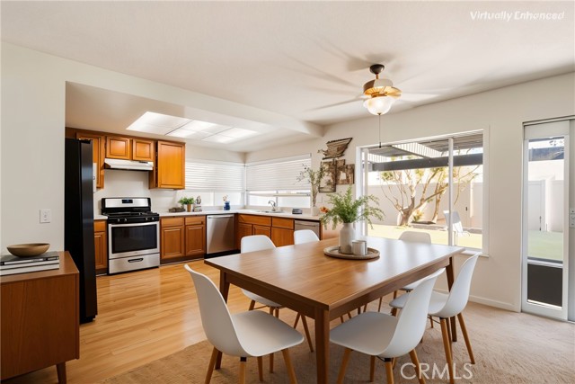 Detail Gallery Image 11 of 29 For 19782 Felcliff, Huntington Beach,  CA 92646 - 5 Beds | 3 Baths