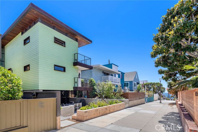 322 30th Street, Hermosa Beach, California 90254, 3 Bedrooms Bedrooms, ,4 BathroomsBathrooms,Residential,Sold,30th,SB21117706