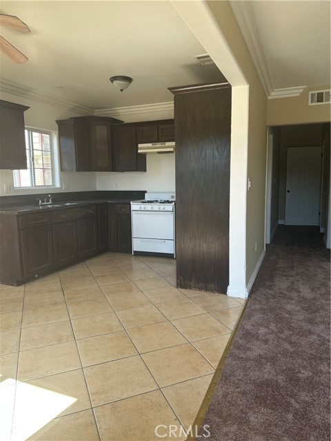 3831 Wall Street, Los Angeles CA: https://media.crmls.org/medias/f21526f6-5ff1-4ec8-a878-da81df365980.jpg