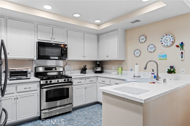 Detail Gallery Image 15 of 40 For 2193 Lorraine, Upland,  CA 91784 - 3 Beds | 2 Baths