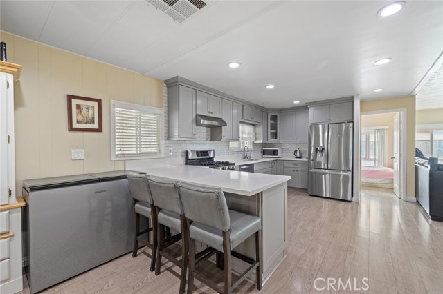 Detail Gallery Image 6 of 16 For 1065 Lomita Bld #92,  Harbor City,  CA 90710 - 3 Beds | 2 Baths