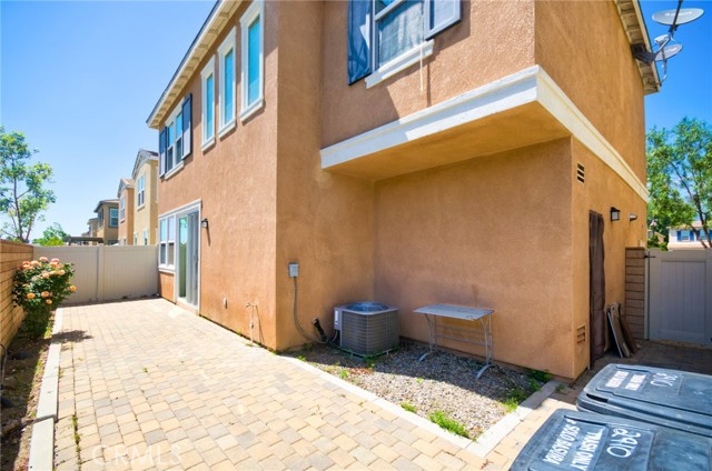 Detail Gallery Image 34 of 45 For 2910 E via Terrano, Ontario,  CA 91764 - 3 Beds | 2/1 Baths