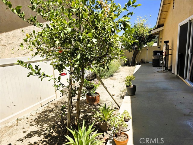 Detail Gallery Image 15 of 37 For 26487 Fairway Cir, Newhall,  CA 91321 - 2 Beds | 2 Baths