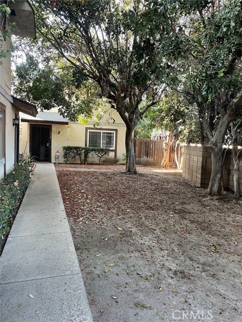 154 Fairview Street, Santa Ana CA: https://media.crmls.org/medias/f21a4dc7-f3ef-48f1-9d35-030a4aaa28a9.jpg