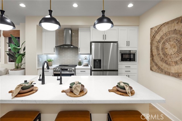 Detail Gallery Image 4 of 4 For 1321 Cantada Ct, El Cajon,  CA 92019 - 3 Beds | 3/1 Baths