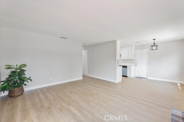 Detail Gallery Image 6 of 25 For 15475 Shadow Mountain Ln, Lake Elsinore,  CA 92530 - 3 Beds | 2 Baths