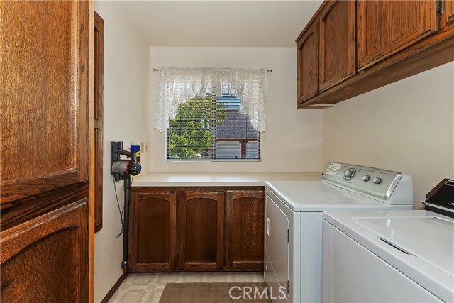 488 Lakeview Court, Big Bear Lake CA: https://media.crmls.org/medias/f21b7711-1f74-446c-9150-1cbd7e395509.jpg