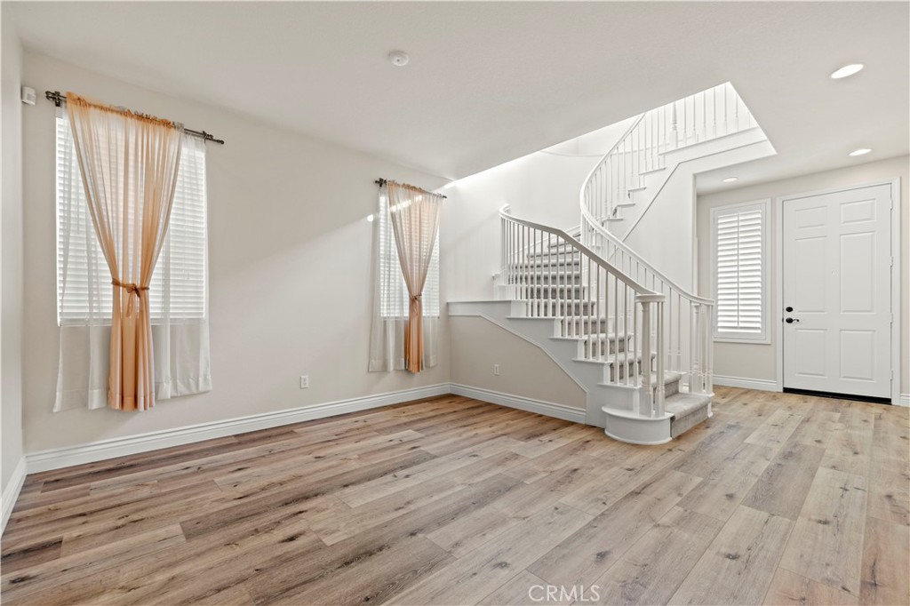 MLS #SR25259159 image #6