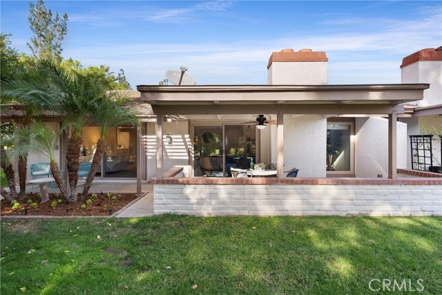 5552 Via Dos Cerros, Riverside CA: https://media.crmls.org/medias/f21bc6de-0ffb-4b71-9399-77d96ef9792d.jpg