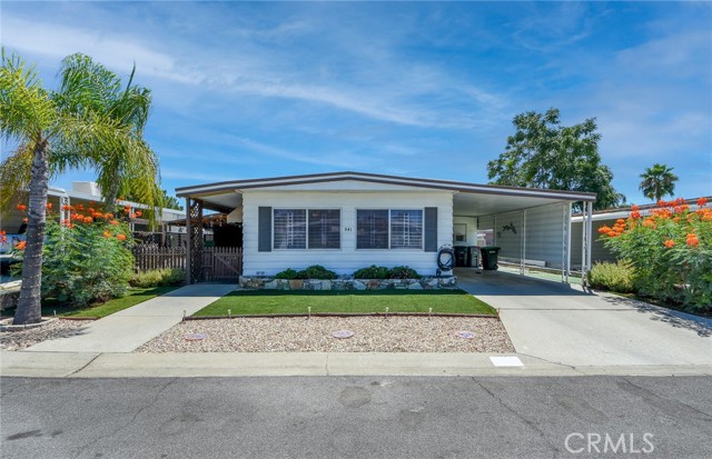 Detail Gallery Image 1 of 21 For 841 San Ynez Dr, Hemet,  CA 92543 - 2 Beds | 2 Baths