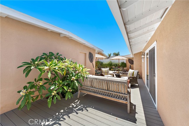 201 Monte Vista, San Clemente CA: https://media.crmls.org/medias/f21c5c63-9faf-44cd-acd4-8c36b351f055.jpg