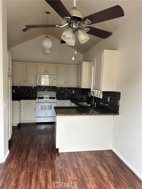 18207 Flynn Drive, Canyon Country CA: https://media.crmls.org/medias/f21d0d20-e6ce-48b5-b0e7-98c7979802f0.jpg