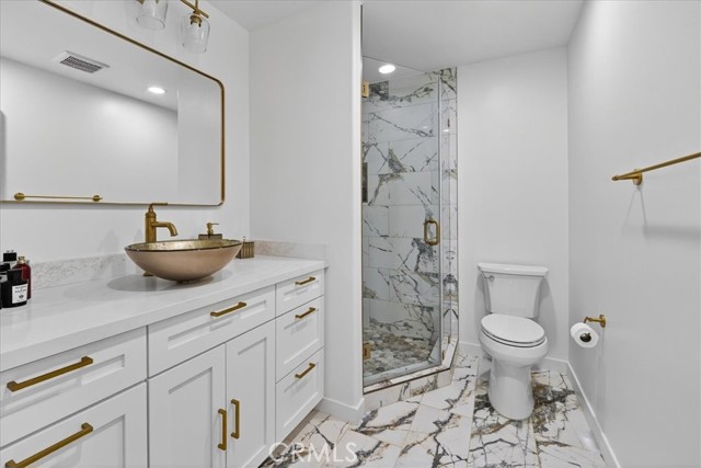 Detail Gallery Image 16 of 26 For 2443 Swanfield Ct, Thousand Oaks,  CA 91361 - 3 Beds | 2/1 Baths