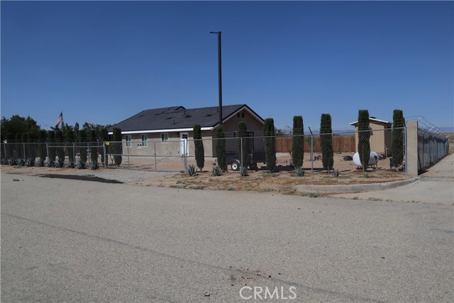 Detail Gallery Image 2 of 42 For 13857 E G 2 Ave #2,  Lancaster,  CA 93535 - 2 Beds | 2 Baths