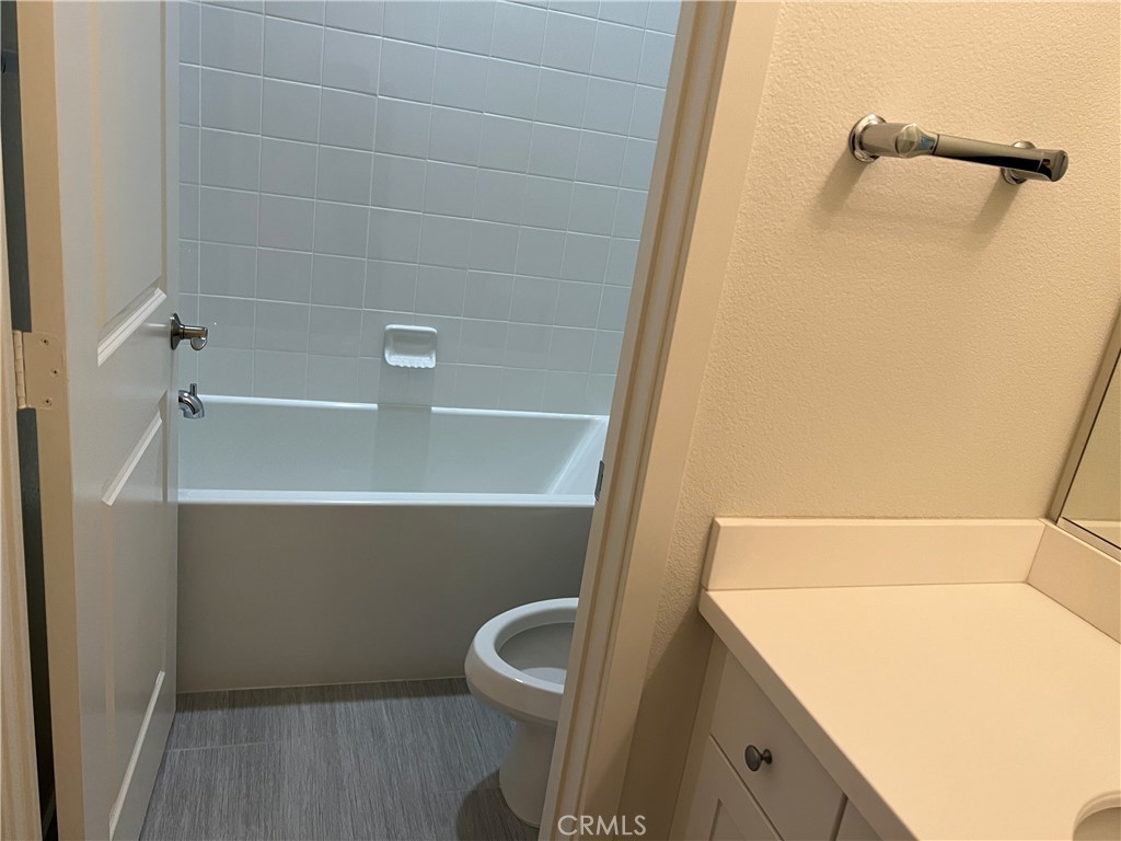 https://media.crmls.org/medias/f21ee08d-ab06-403e-a33c-edc431a134d1.jpg?preset=X-Large