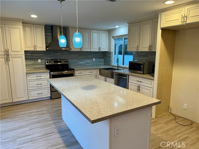 Detail Gallery Image 7 of 31 For 43 Sparrowhawk, Irvine,  CA 92604 - 4 Beds | 3 Baths