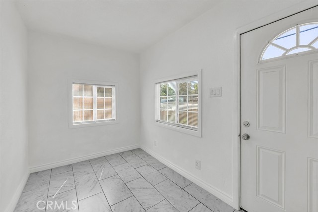 Detail Gallery Image 8 of 37 For 1261 Center St, Riverside,  CA 92507 - 2 Beds | 1/1 Baths