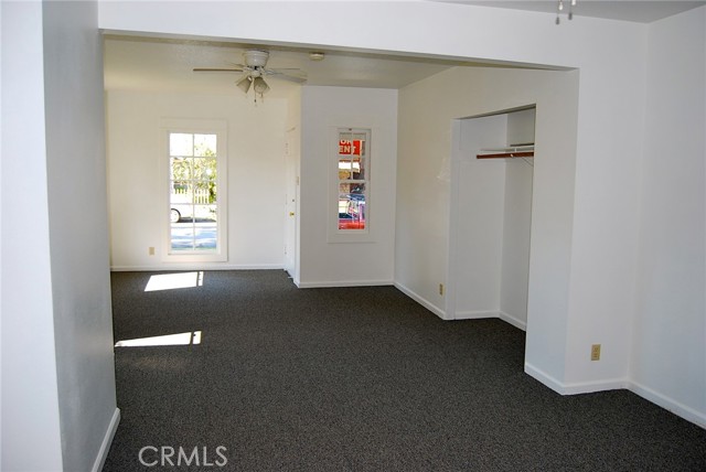 926 Newport Avenue, Long Beach CA: https://media.crmls.org/medias/f21fdd13-d456-444d-baba-34359ff4dd5d.jpg