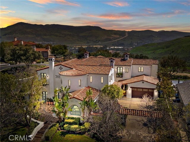 1 Overlook Drive, Ladera Ranch CA: https://media.crmls.org/medias/f220959a-c1f7-4a64-955b-575f826361c3.jpg