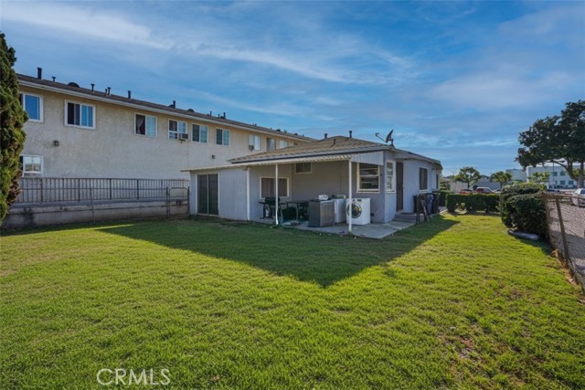 Detail Gallery Image 9 of 16 For 14522 Avis Ave, Lawndale,  CA 90260 - 4 Beds | 2 Baths