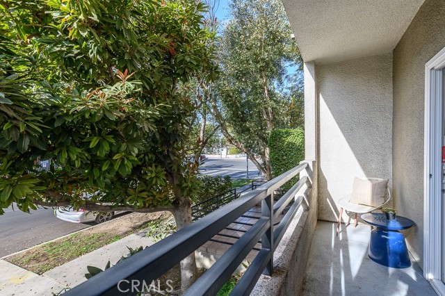 Detail Gallery Image 10 of 28 For 4350 Stern Ave #1,  Sherman Oaks,  CA 91423 - 2 Beds | 2 Baths